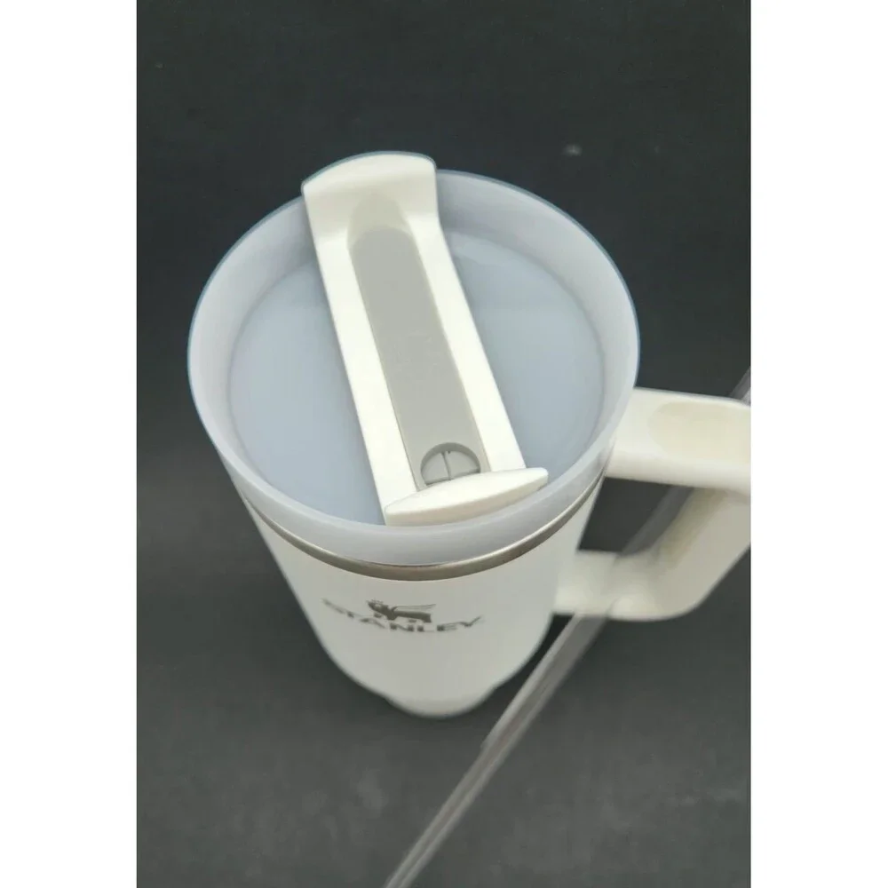 Stanley Quencher 40 oz Tumbler White/Gray NWOT New Straw. READ - Picture 2 of 10